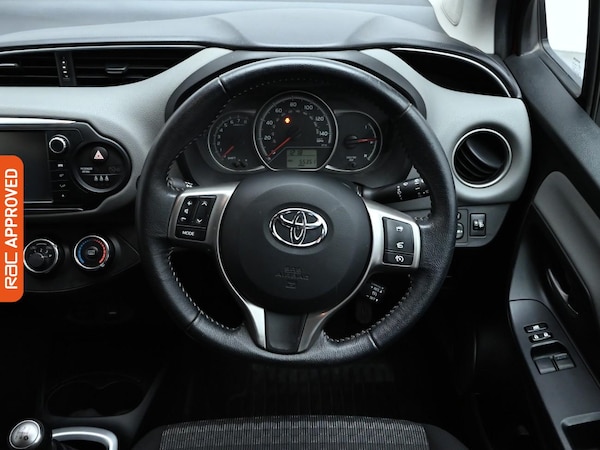 Used Toyota Yaris 2017 for sale - 76192272: Photo 9