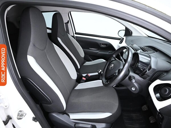 Used Toyota AYGO 2017 for sale - 76264011: Photo 12