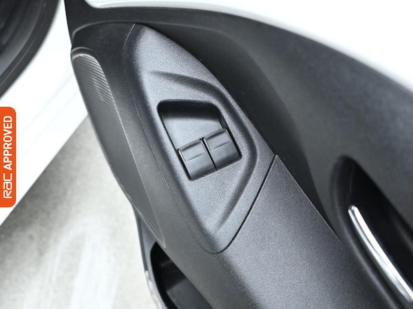 Used Toyota AYGO 2017 for sale - 76264011: Photo 23