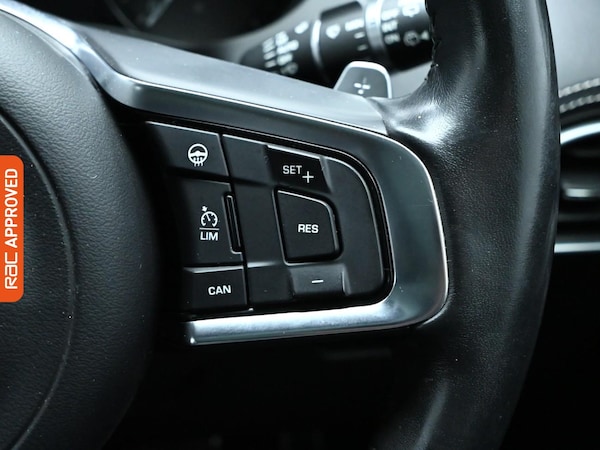 Used Jaguar F-Pace 2017 for sale - 76232485: Photo 24