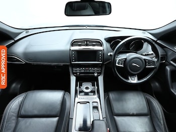 Used Jaguar F-Pace 2017 for sale - 76232485: Photo 2
