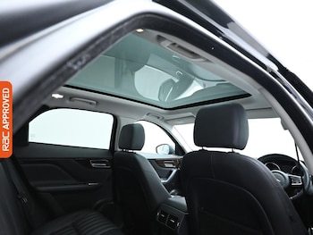 Used Jaguar F-Pace 2017 for sale - 75440803: Photo