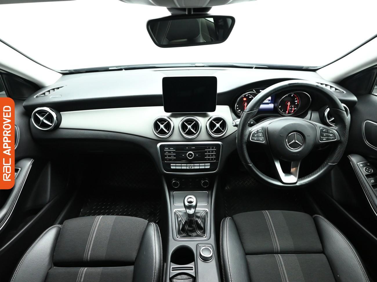 Used Mercedes-Benz GLA 2019 for sale - 76909614: Photo 2