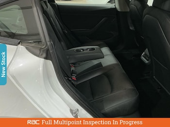 Used Tesla Model 3 2021 for sale - 76298700: Photo 4