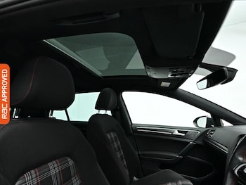 Used Volkswagen Golf 2019 for sale - 79535928: Photo