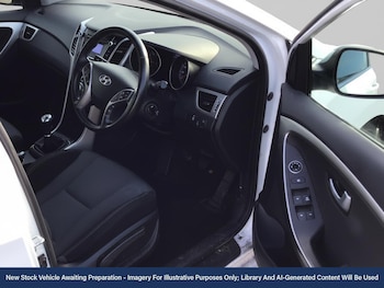 Used Hyundai i30 2017 for sale - 76491176: Photo