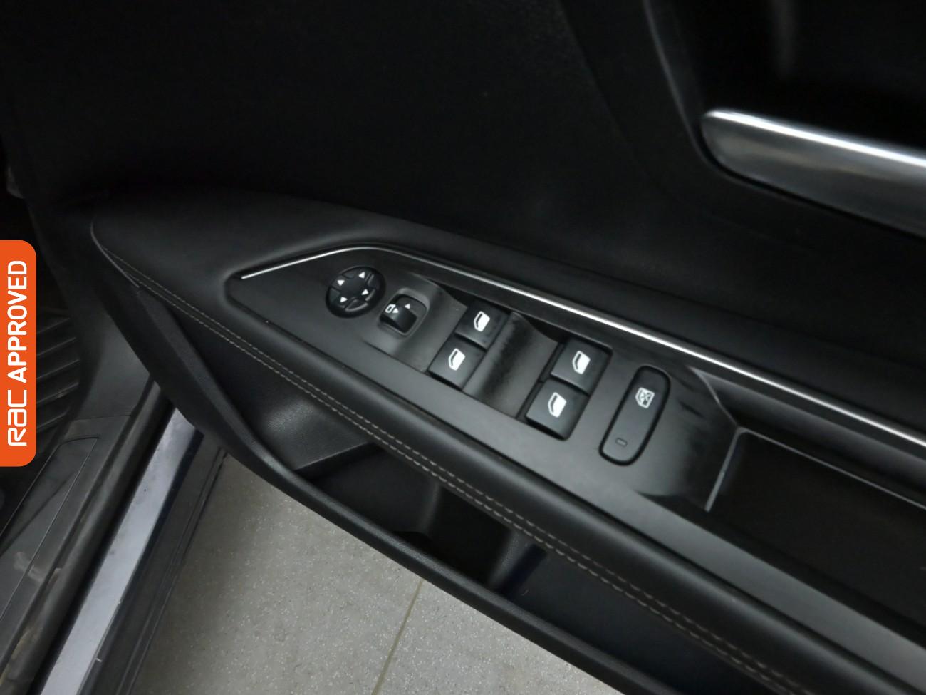 Used Peugeot 3008 2018 for sale - 76896181: Photo 26