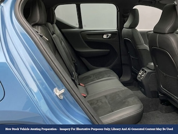 Used Volvo XC40 2023 for sale - 79568398: Photo