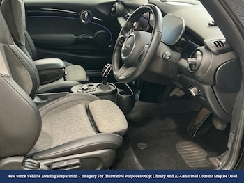 Used MINI Hatch 2023 for sale - 79365095: Photo