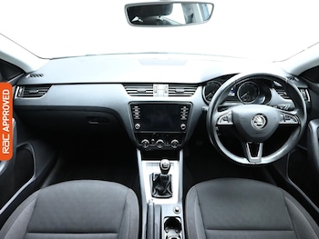 Used Skoda Octavia 2019 for sale - 75356530: Photo