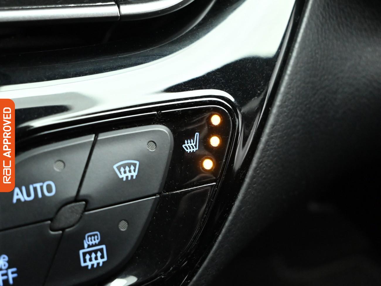 Used Toyota C-HR 2018 for sale - 76909620: Photo 19