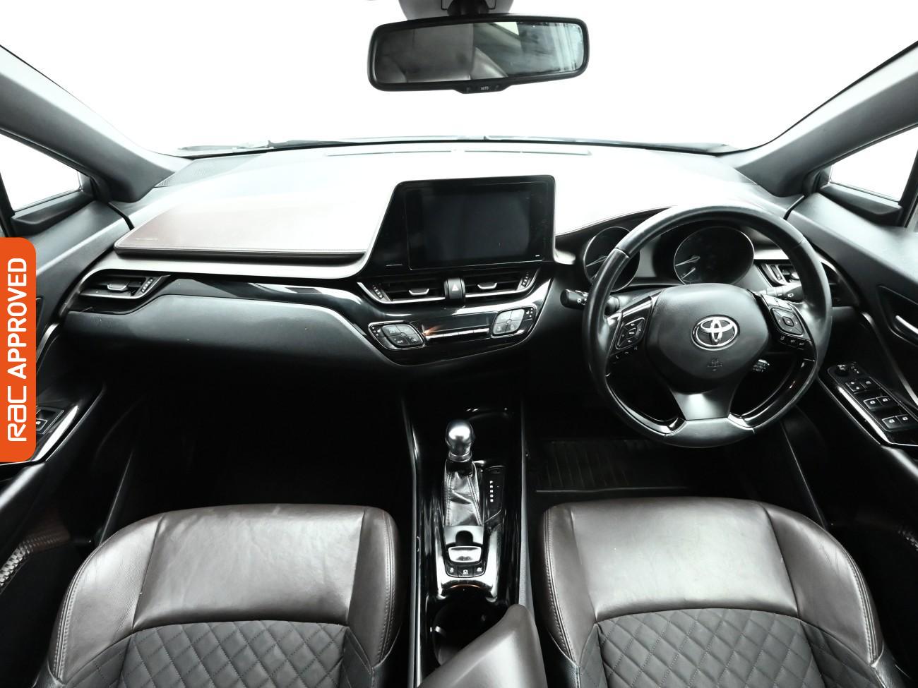 Used Toyota C-HR 2018 for sale - 76909620: Photo 2