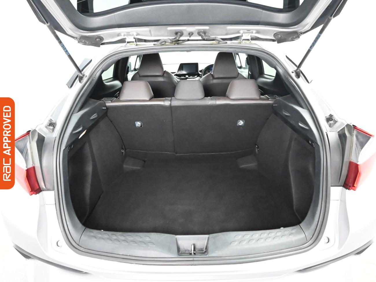 Used Toyota C-HR 2018 for sale - 76909620: Photo 25