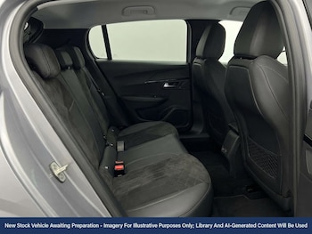 Used Peugeot E-2008 2022 for sale - 77390164: Photo