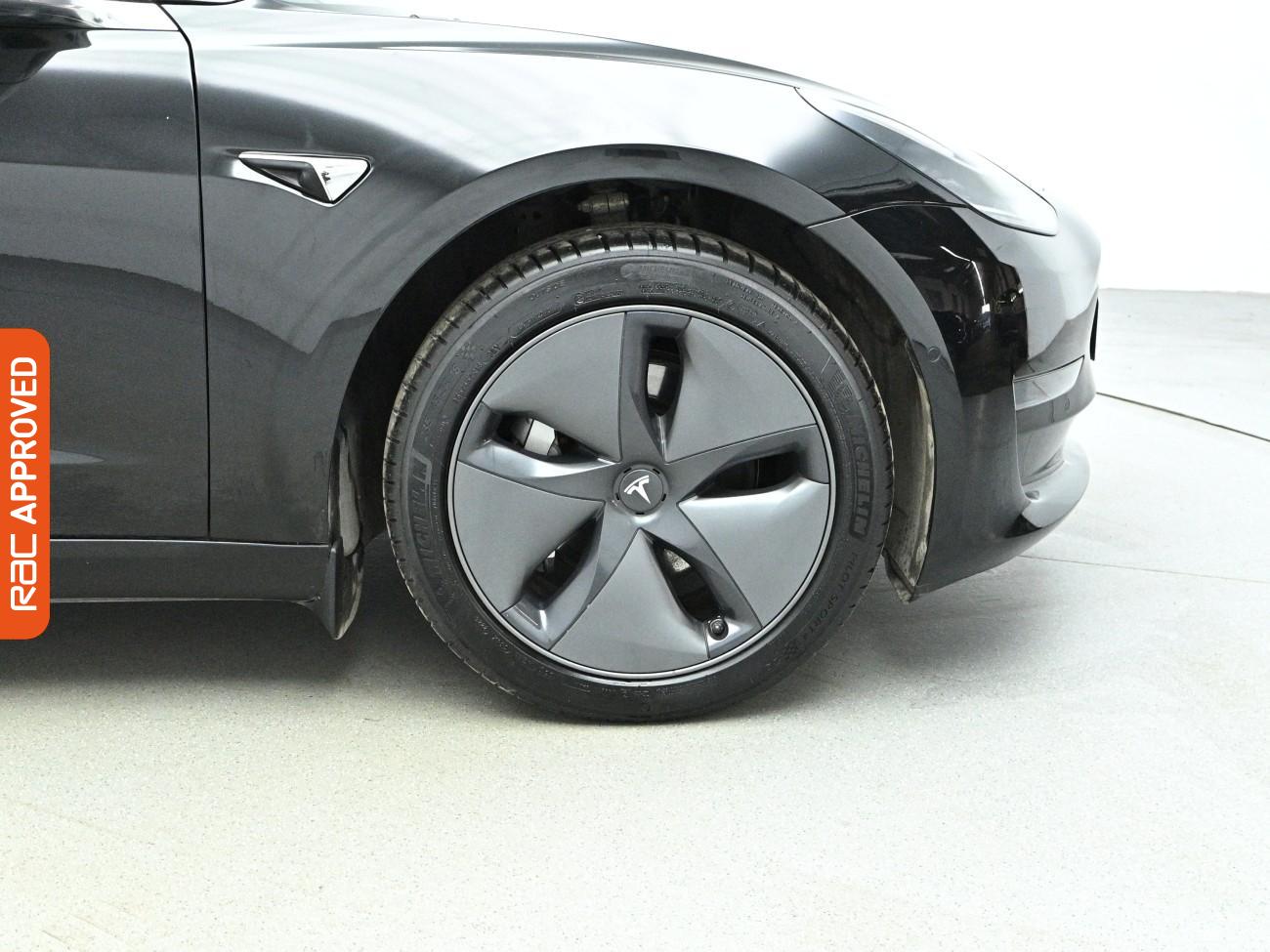 Used Tesla Model 3 2019 for sale - 78043469: Photo 32