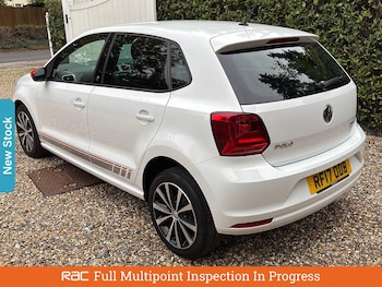 Used Volkswagen Polo 2017 for sale - 76206911: Photo 2