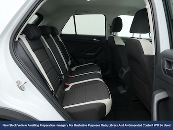 Used Volkswagen T-Roc 2018 for sale - 77500841: Photo