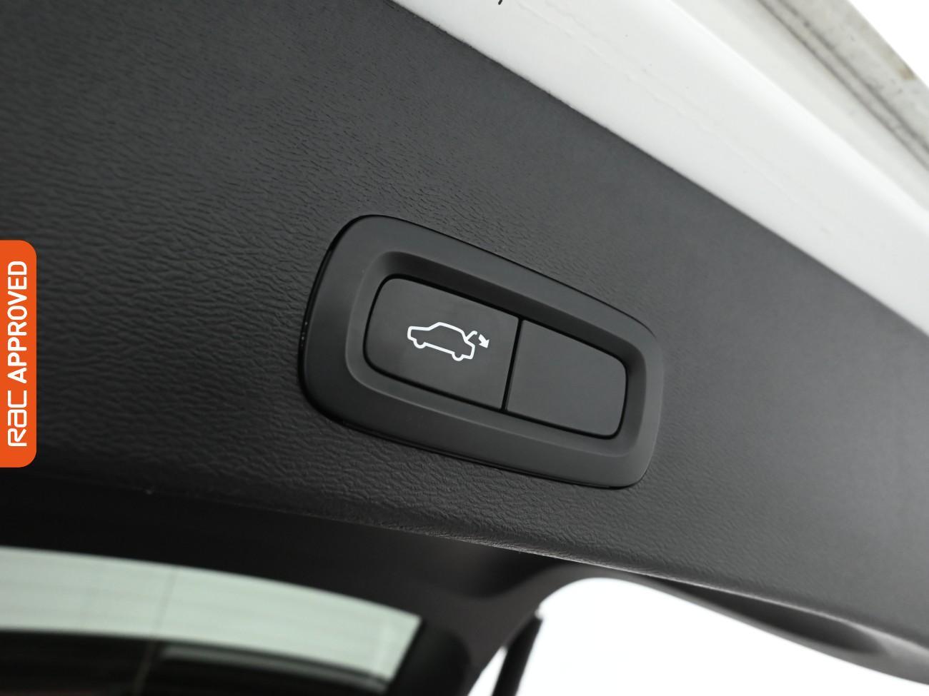 Used Volvo XC40 2021 for sale - 77138890: Photo 16