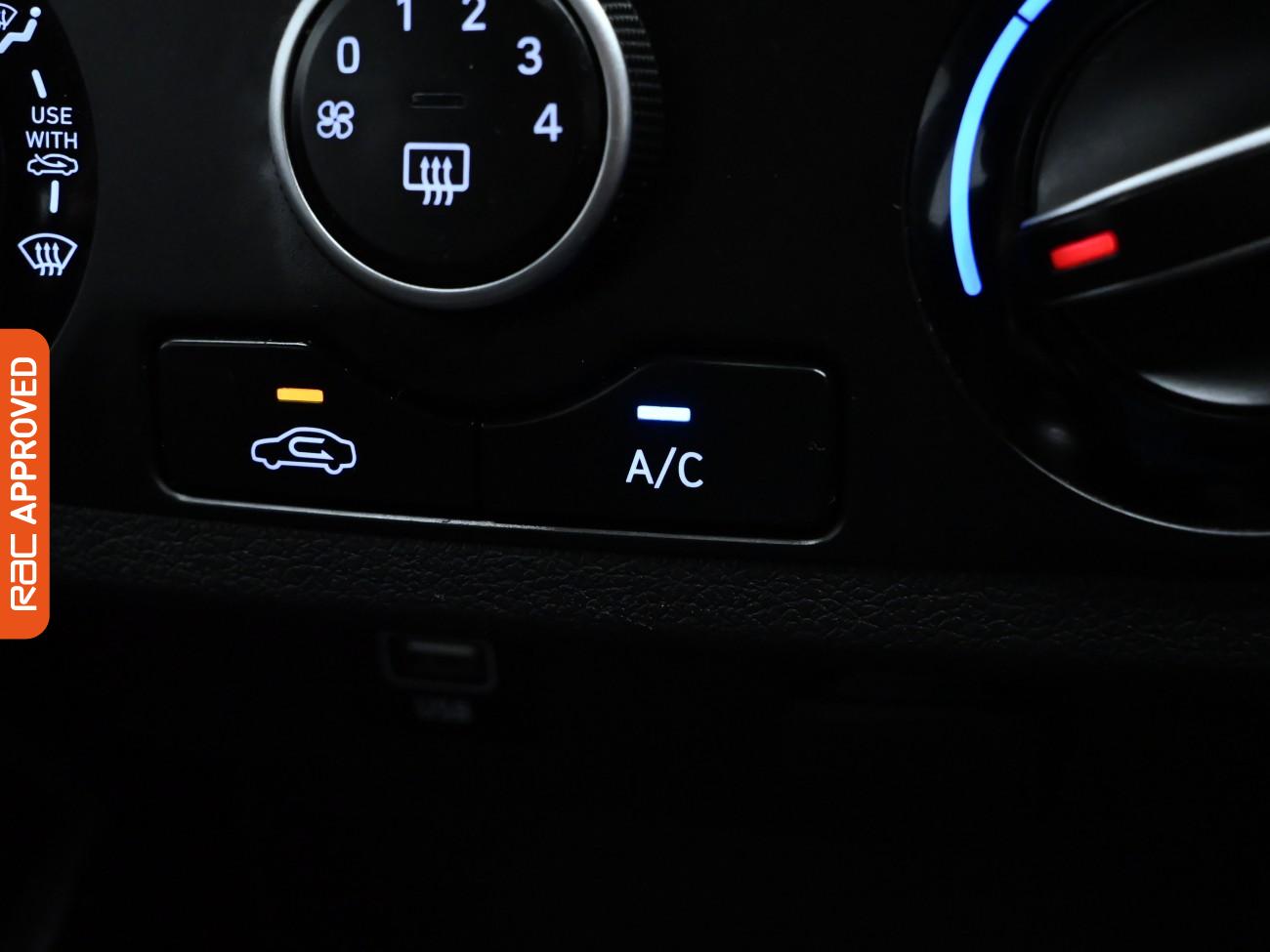 Used Hyundai i10 2022 for sale - 76311000: Photo 18