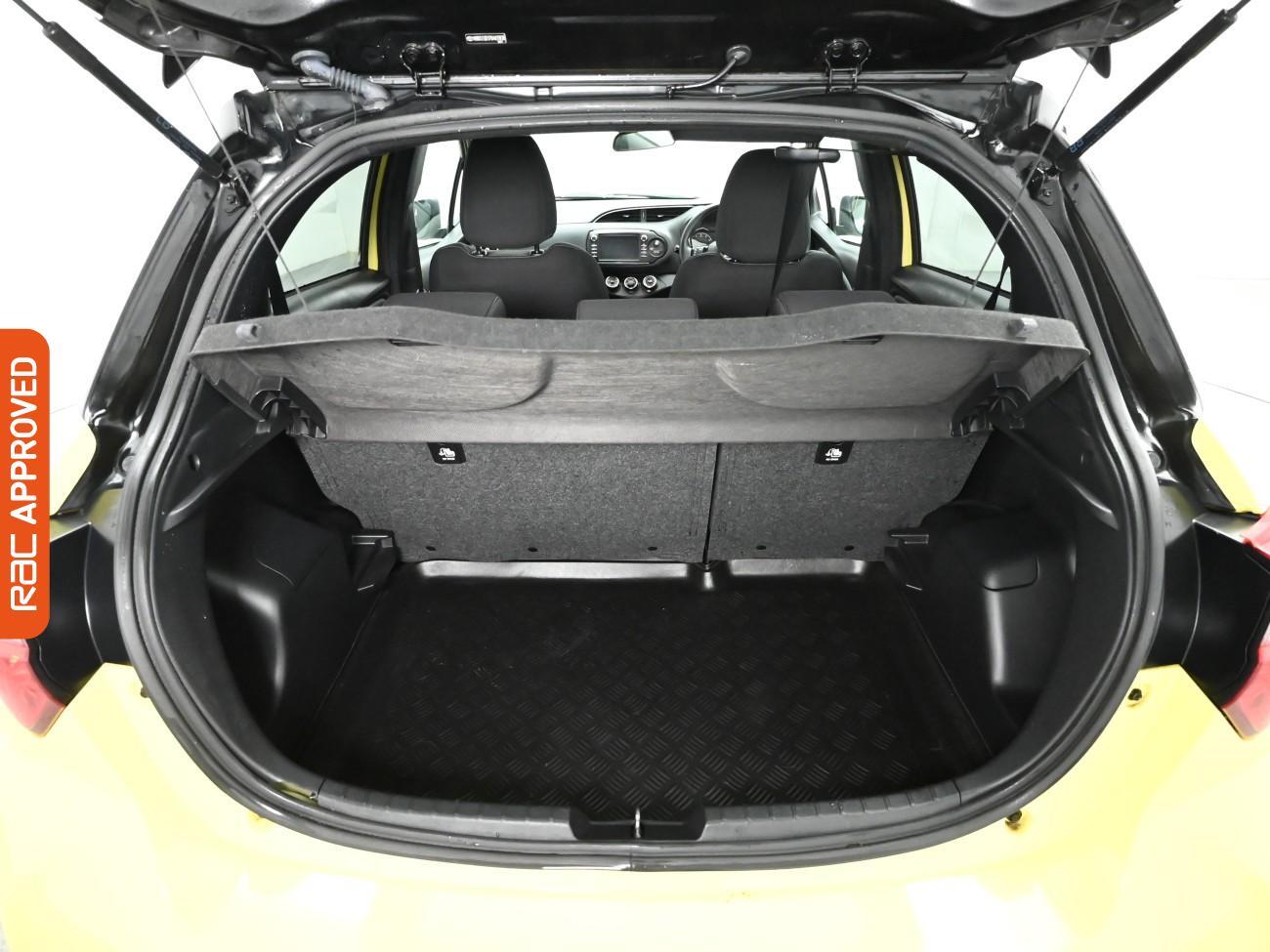 Used Toyota Yaris 2018 for sale - 76878306: Photo 28