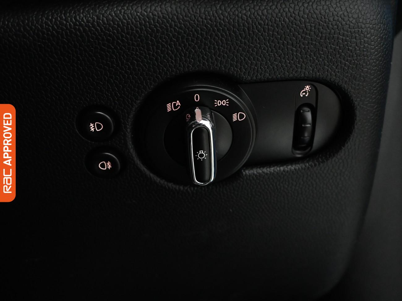 Used MINI Hatch 2018 for sale - 76641869: Photo 18