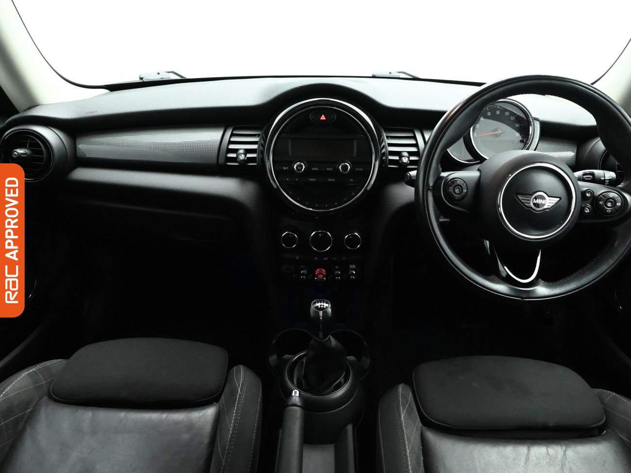 Used MINI Hatch 2018 for sale - 76641869: Photo 2