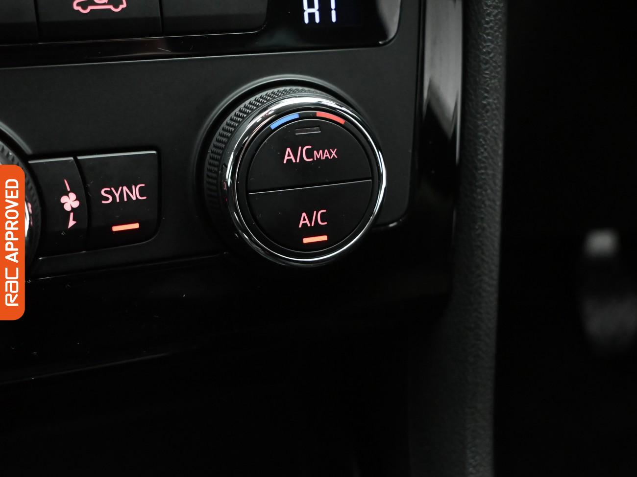 Used SEAT Leon 2019 for sale - 76878340: Photo 17