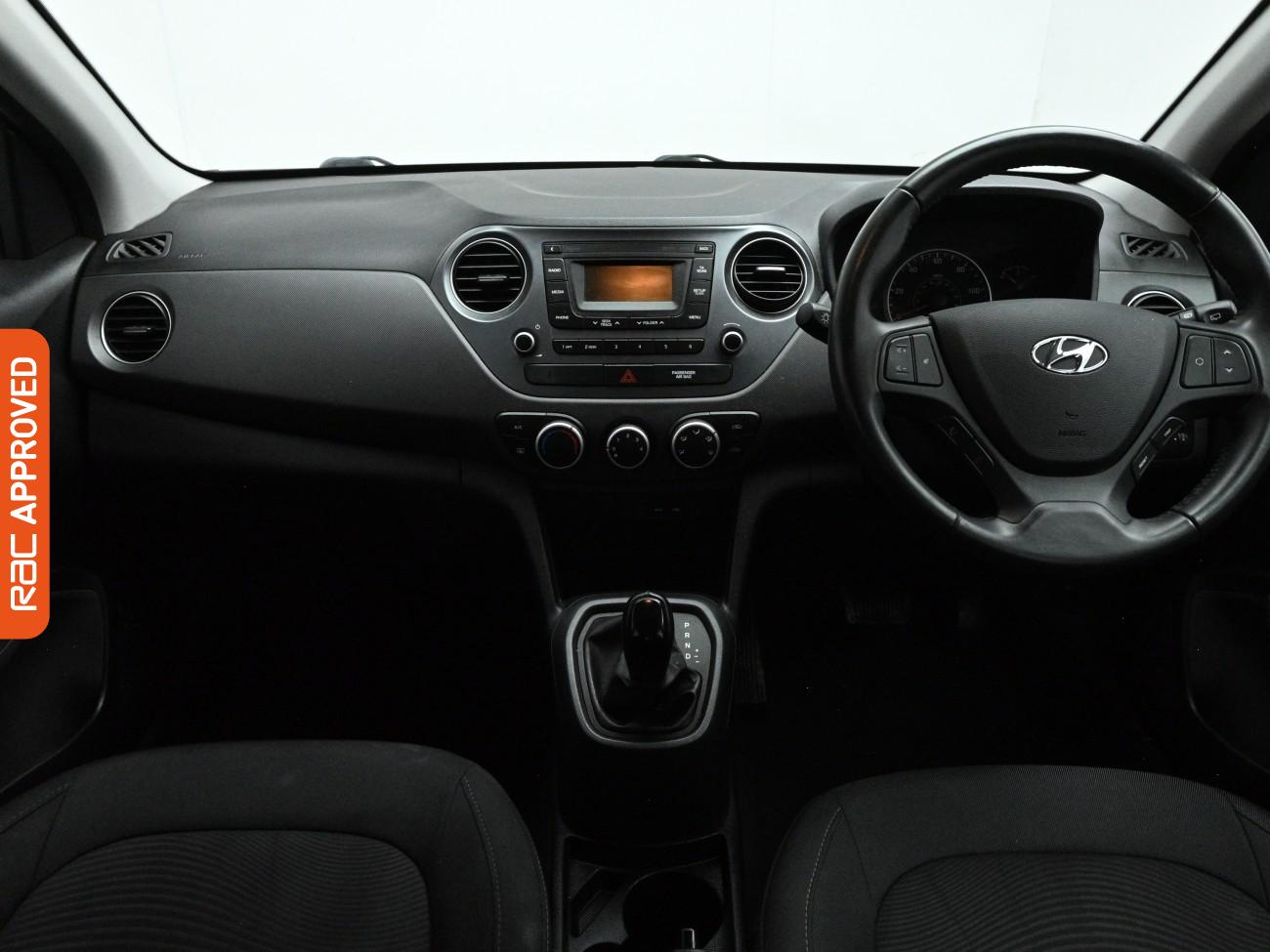 Used Hyundai i10 2020 for sale - 77879209: Photo 2