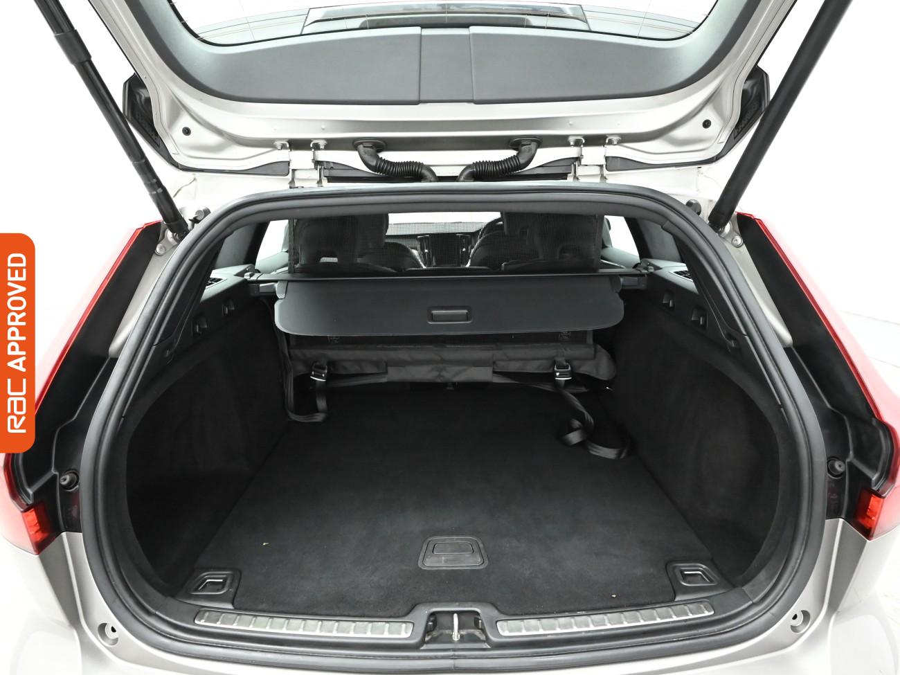 Used Volvo V60 2019 for sale - 77719341: Photo 13