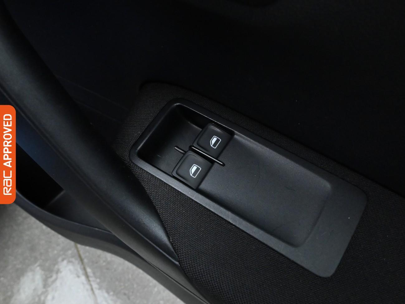 Used Volkswagen Polo 2016 for sale - 76529272: Photo 24