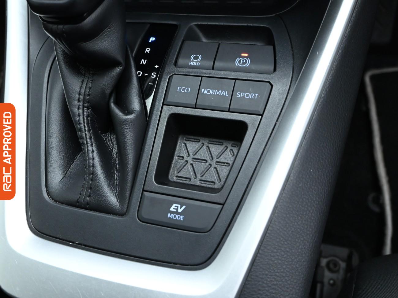 Used Toyota RAV4 2020 for sale - 76636907: Photo 21