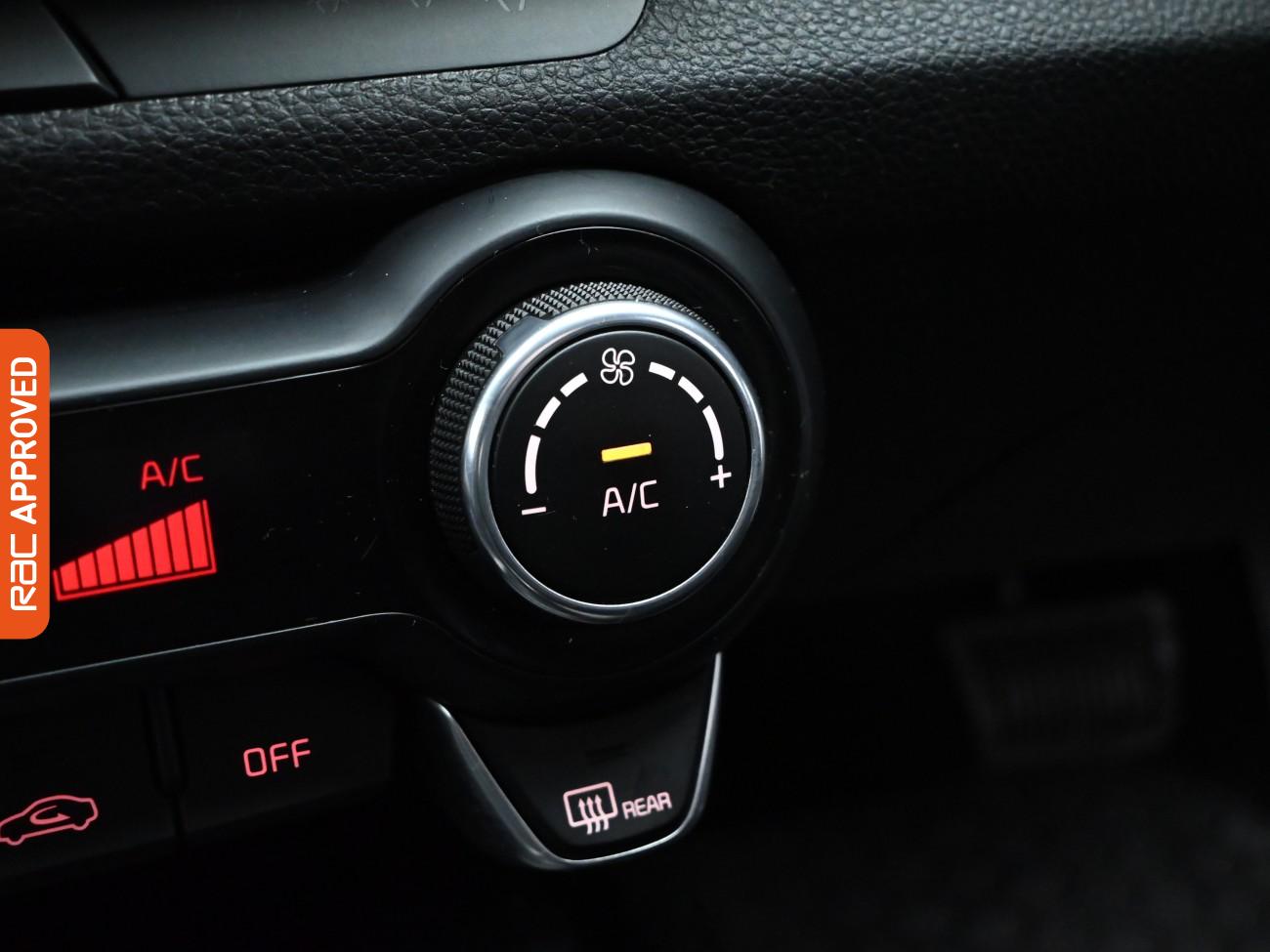 Used Kia Stonic 2019 for sale - 76395402: Photo 17