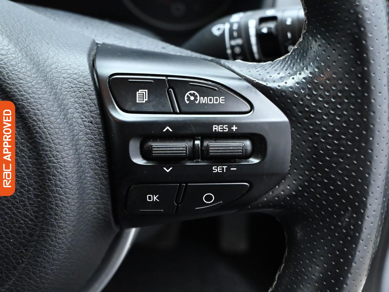 Used Kia Stonic 2019 for sale - 76395402: Photo 21