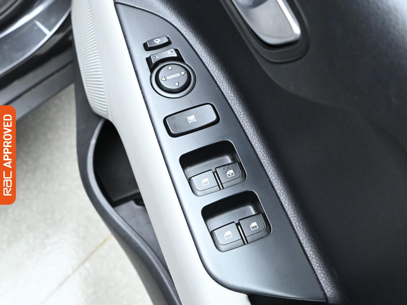 Used Kia Stonic 2019 for sale - 76395402: Photo 23