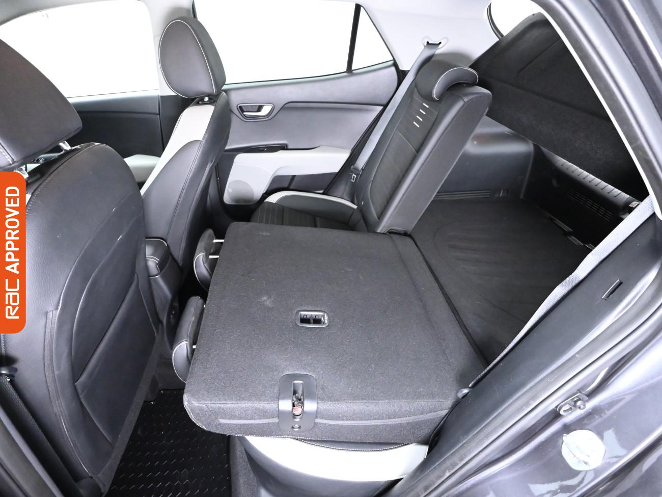 Used Kia Stonic 2019 for sale - 76395402: Photo 24