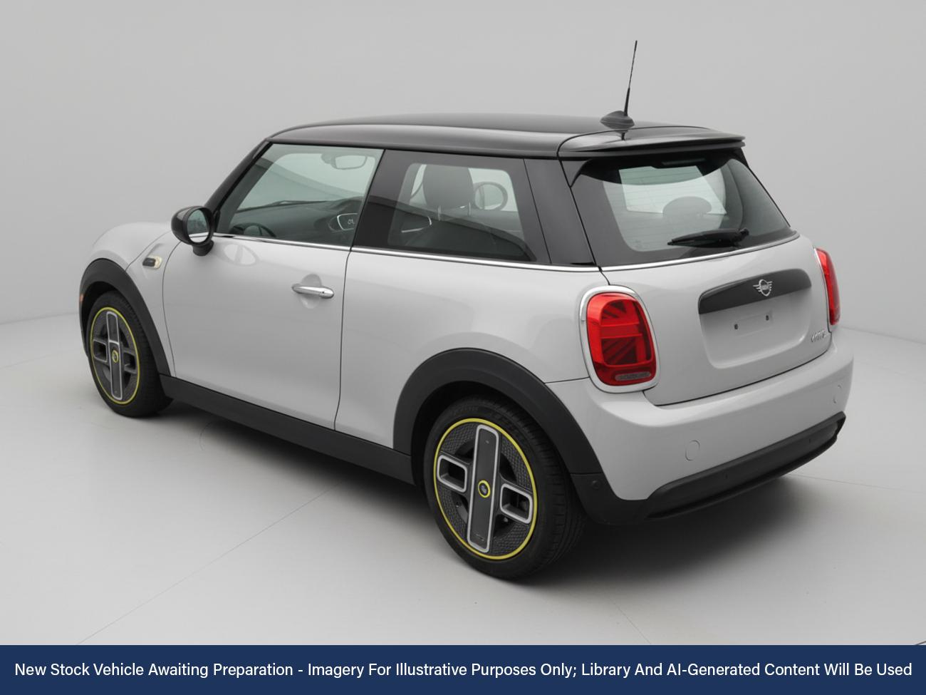 Used MINI Electric Hatch 2019 for sale - 76495376: Photo 2