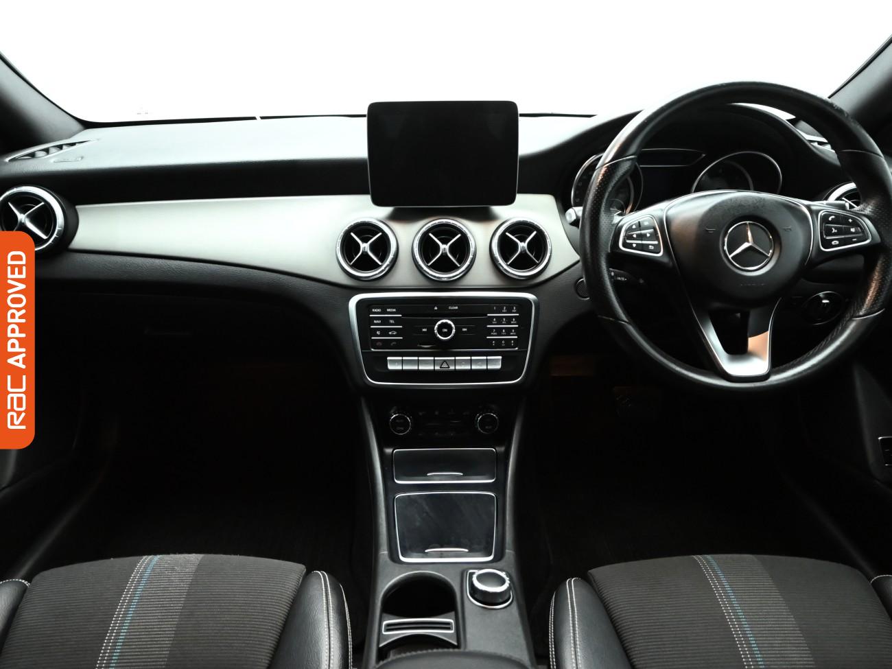 Used Mercedes-Benz CLA 2018 for sale - 77666561: Photo 2