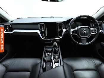 Used Volvo V60 2018 for sale - 75983406: Photo