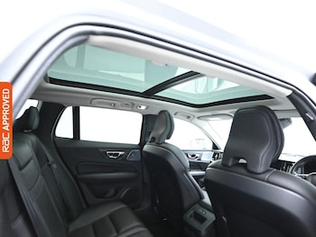 Used Volvo V60 2018 for sale - 75983406: Photo
