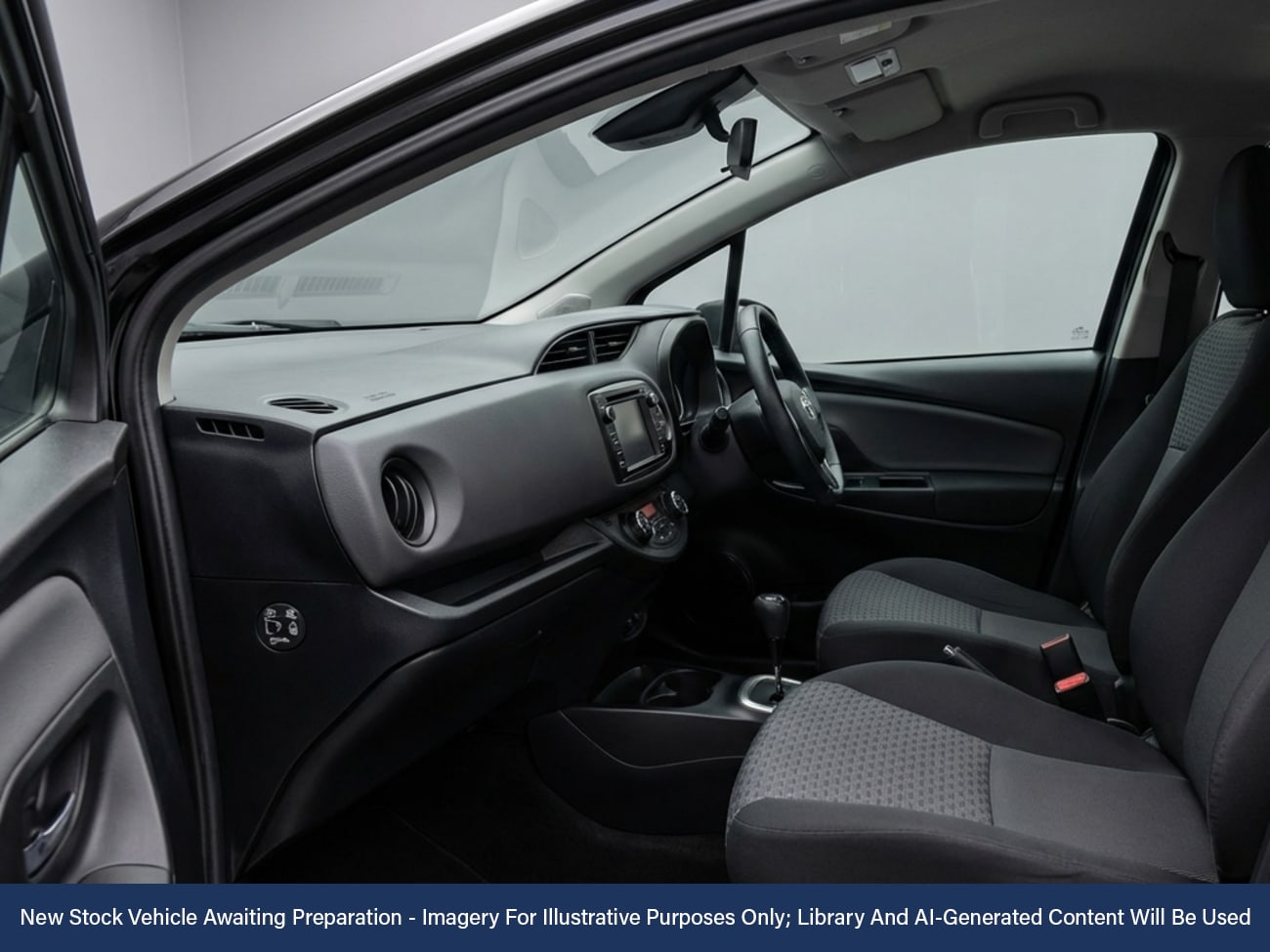 Used Toyota Yaris 2015 for sale - 77577680: Photo 3