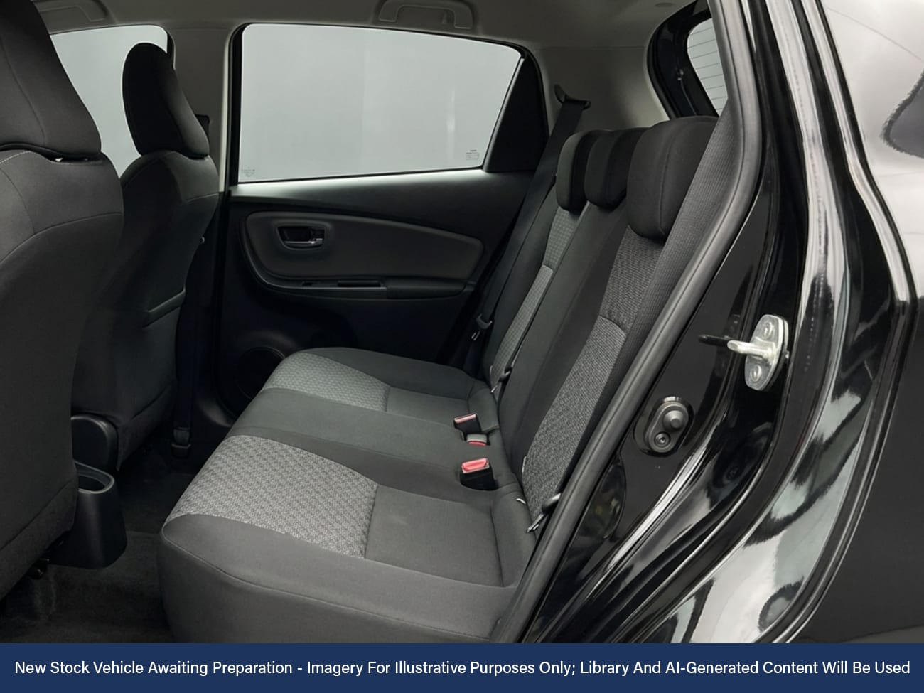 Used Toyota Yaris 2015 for sale - 77577680: Photo 4