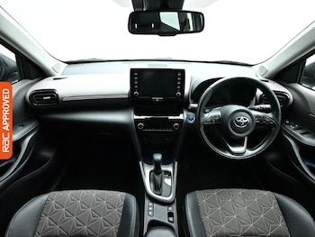 Used Toyota Yaris Cross 2023 for sale - 78857771: Photo