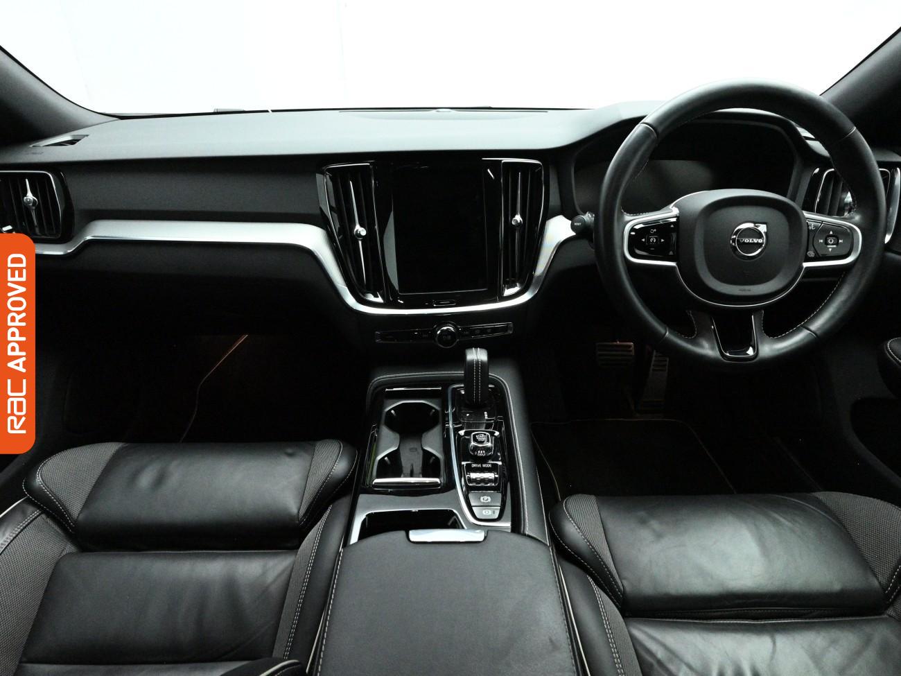 Used Volvo V60 2021 for sale - 77834804: Photo 2