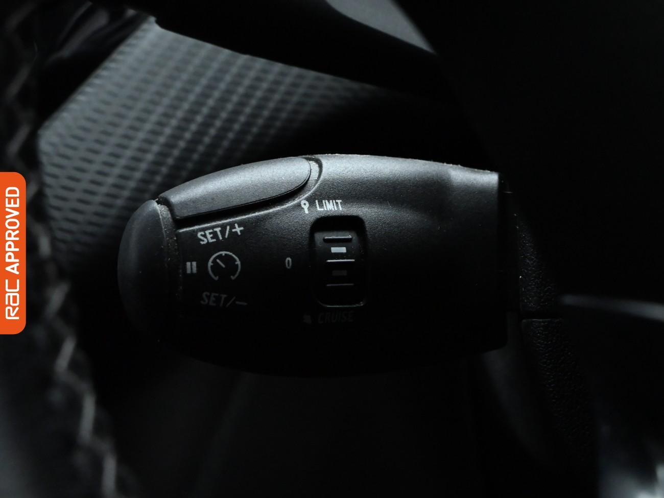 Used Peugeot 208 2018 for sale - 76429128: Photo 17