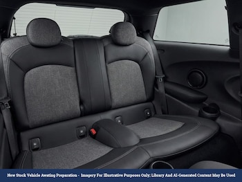 Used MINI Hatch 2022 for sale - 79512063: Photo