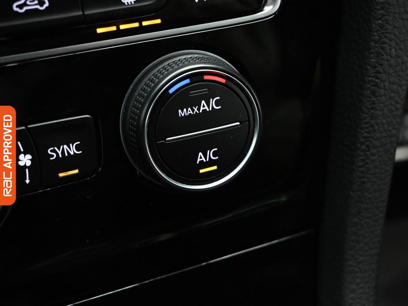 Used Volkswagen Golf 2019 for sale - 77747762: Photo 16