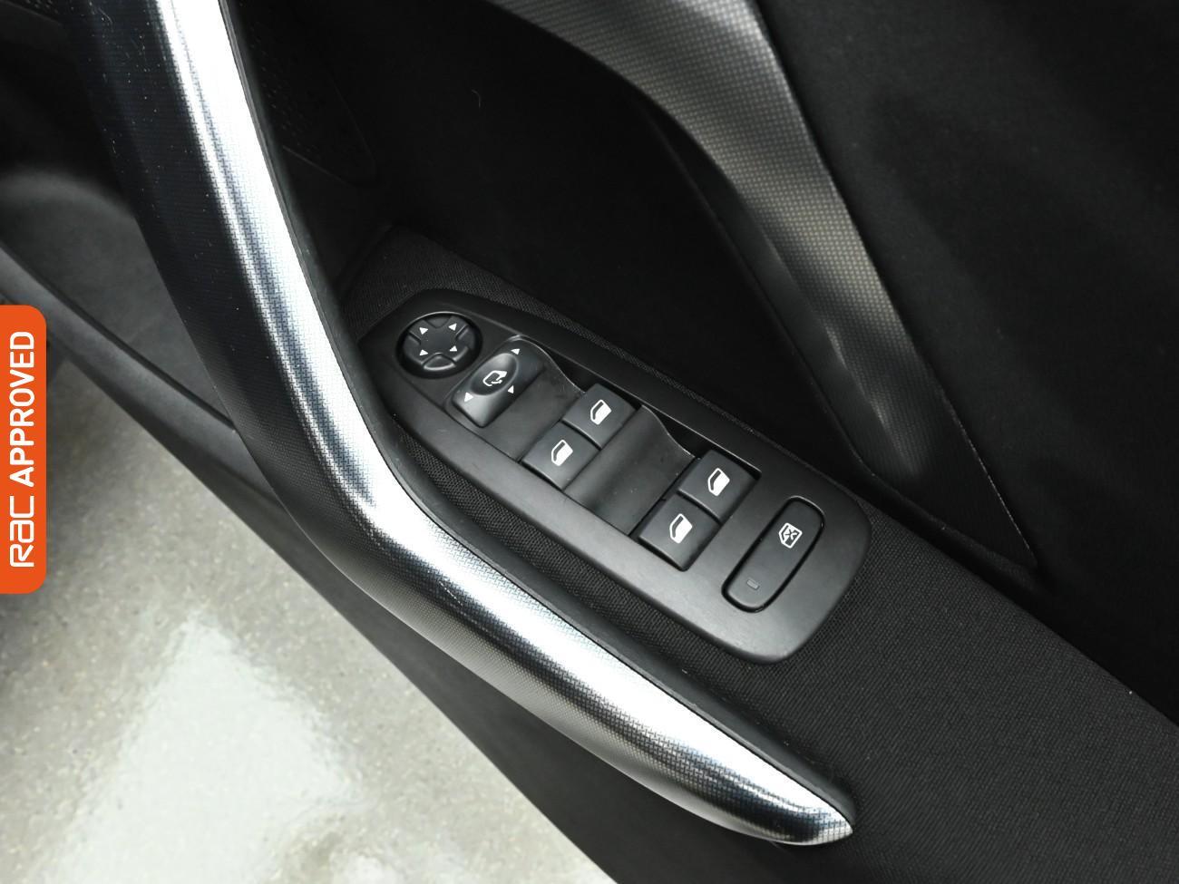 Used Peugeot 2008 2019 for sale - 76782913: Photo 25