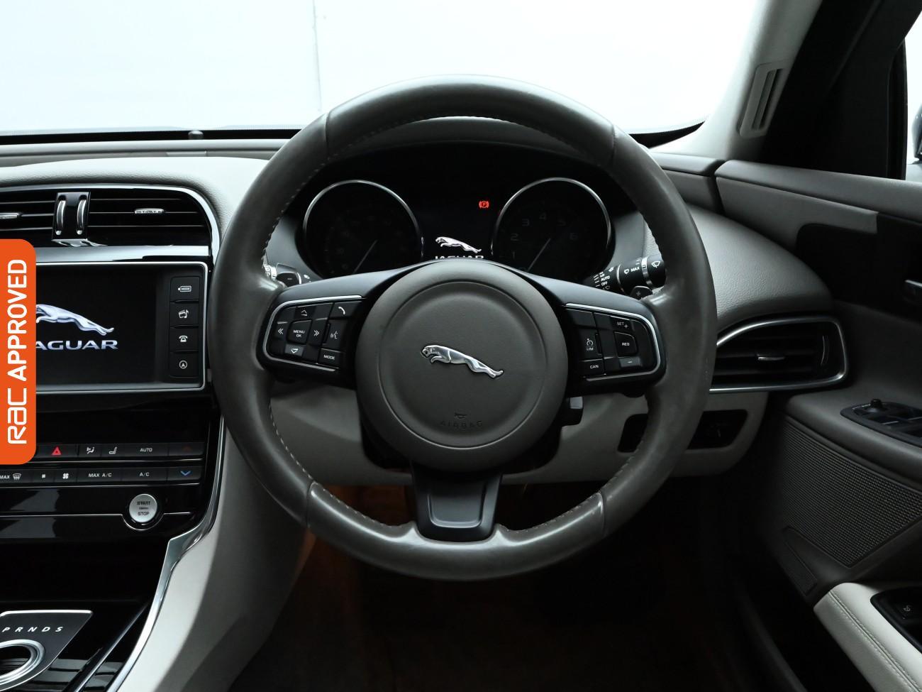 Used Jaguar XE 2016 for sale - 76346467: Photo 9