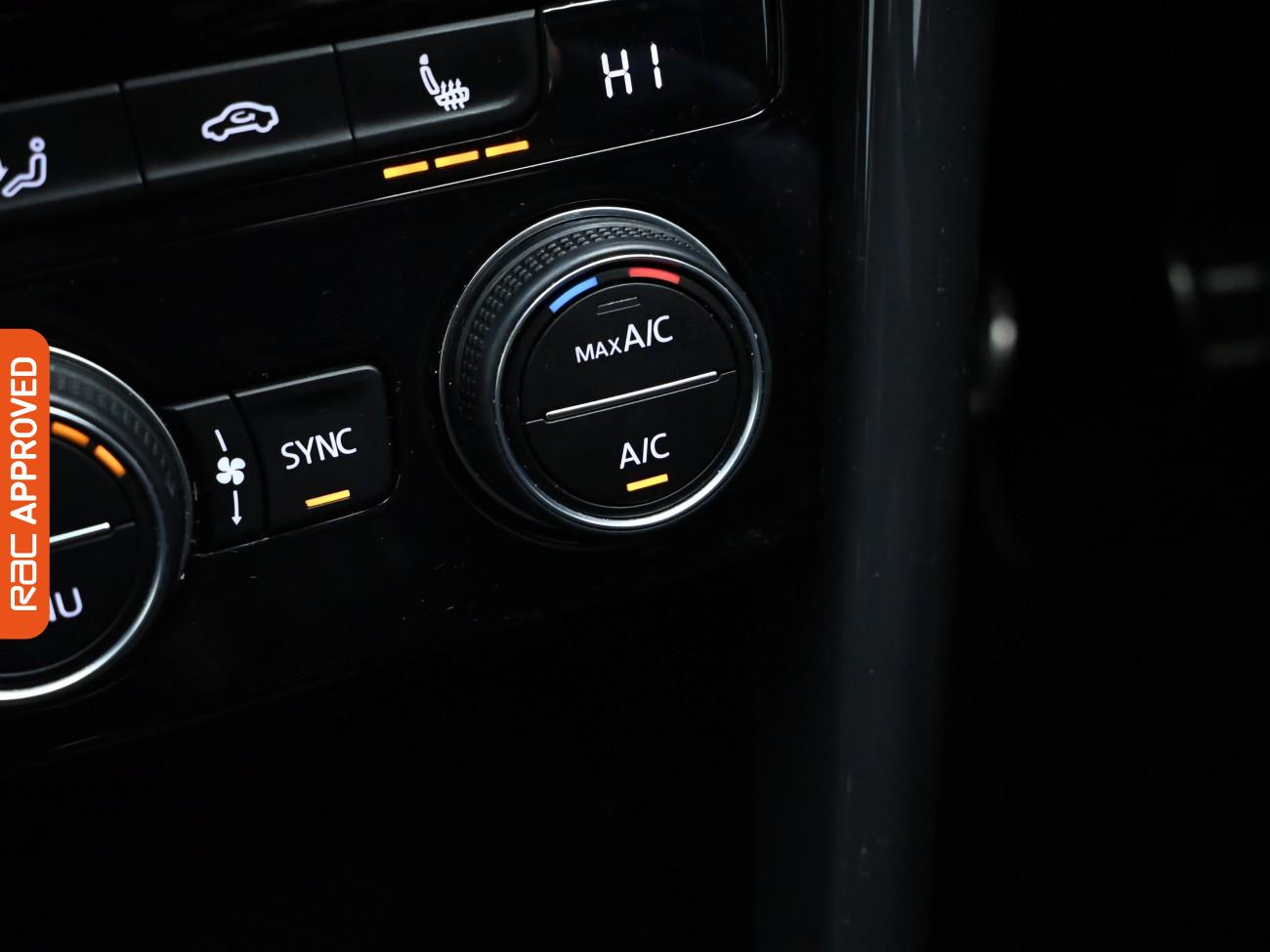 Used Volkswagen T-Roc 2019 for sale - 76316323: Photo 17