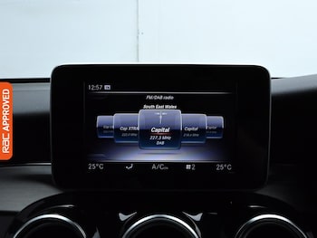 Used Mercedes-Benz GLC 2018 for sale - 76405997: Photo